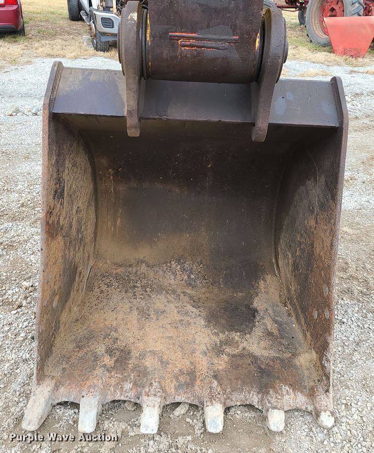 image for item FW9664 New Holland EC270  excavator