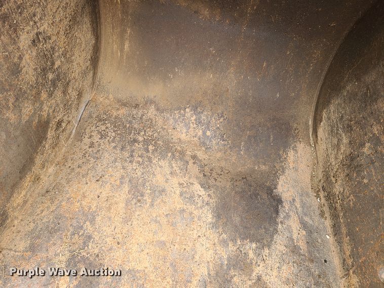 image for item FW9664 New Holland EC270  excavator