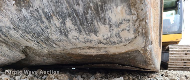 image for item FW9664 New Holland EC270  excavator