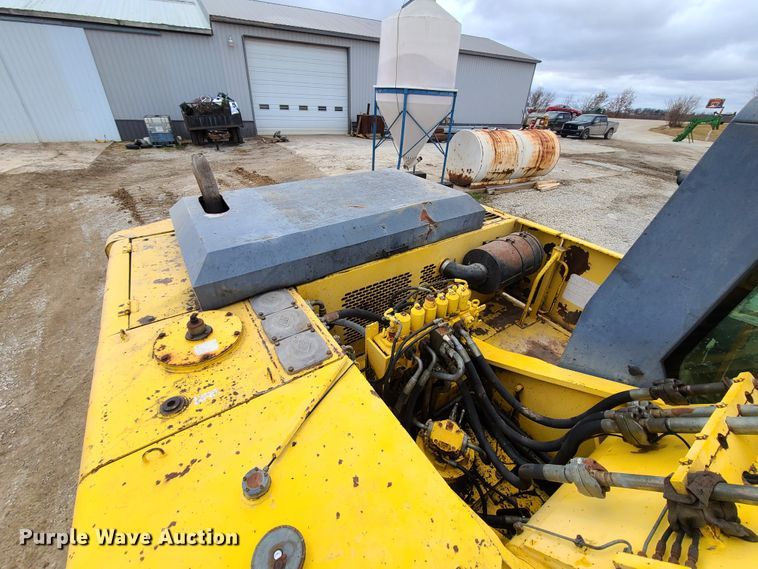 image for item FW9664 New Holland EC270  excavator