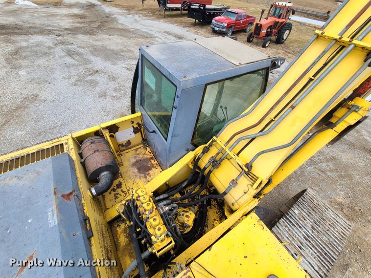 image for item FW9664 New Holland EC270  excavator