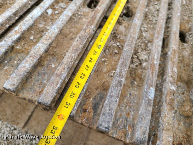 image for item FW9664 New Holland EC270  excavator