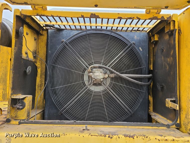 image for item FW9664 New Holland EC270  excavator