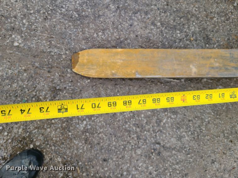 image for item FW9693 2008 Genie GTH-1056  telehandler