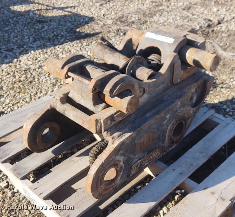 image for item FY9829 Hendrix II excavator quick coupler