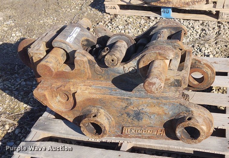 image for item FY9829 Hendrix II excavator quick coupler