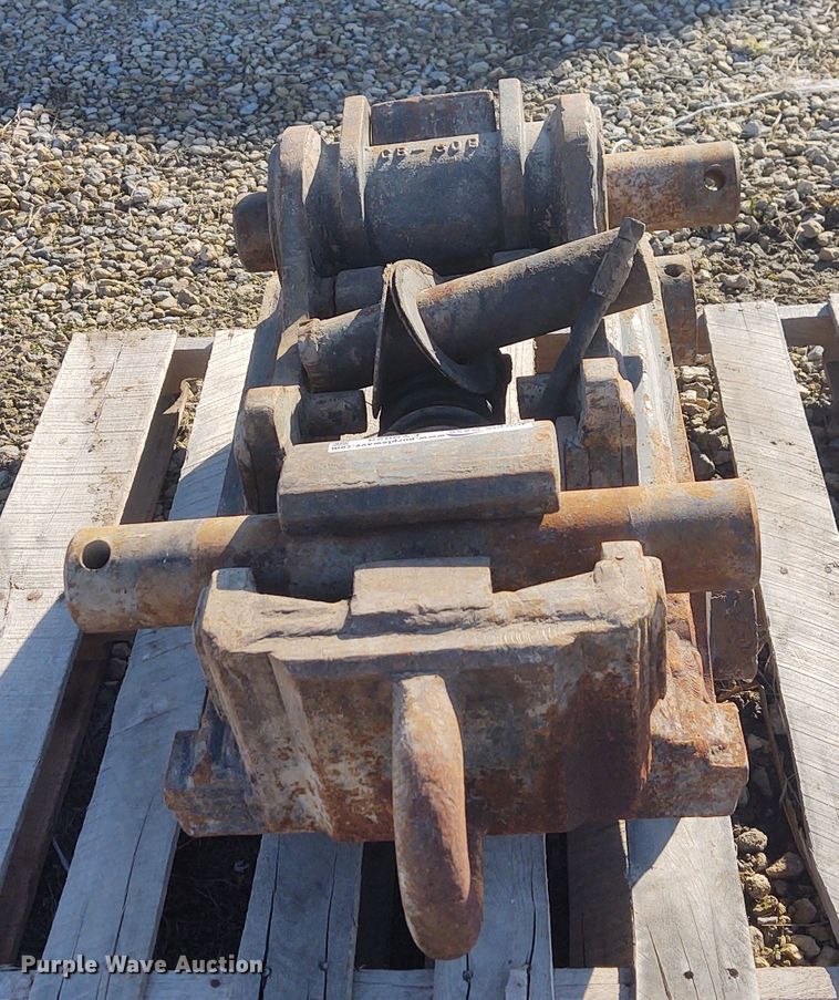 image for item FY9829 Hendrix II excavator quick coupler