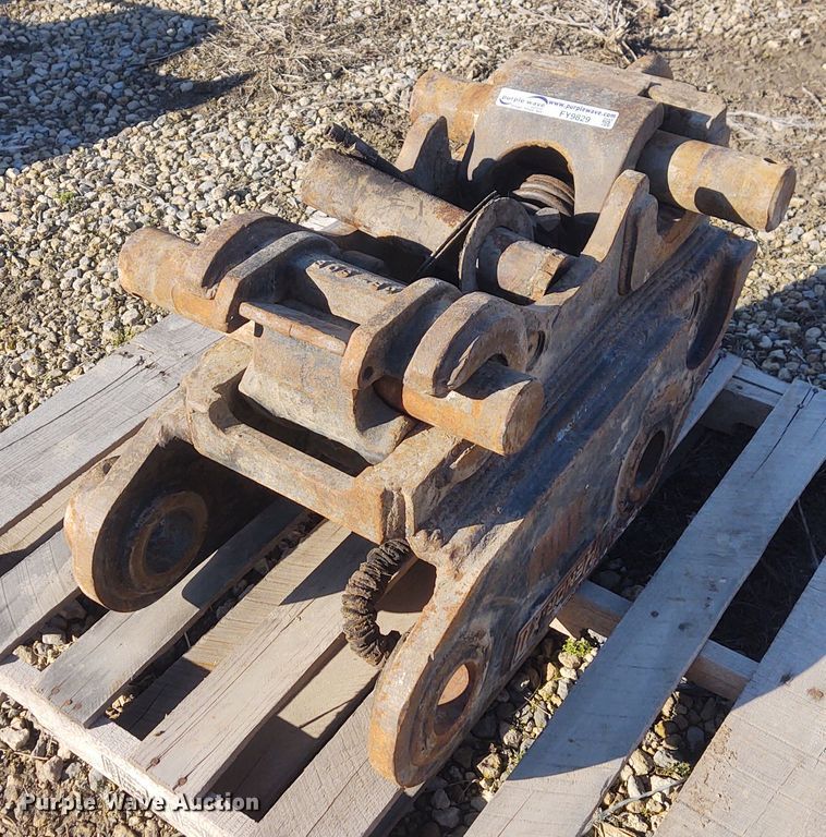 image for item FY9829 Hendrix II excavator quick coupler