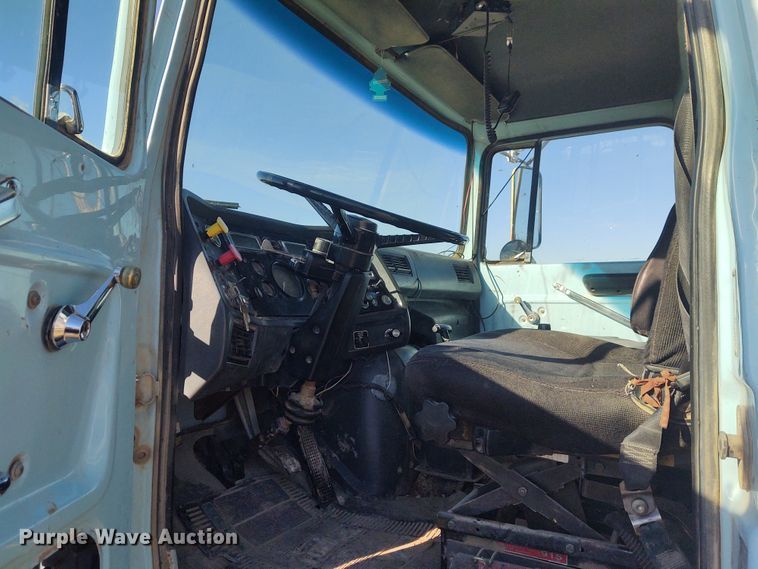 image for item FY9831 1996 Ford L9000  dump truck