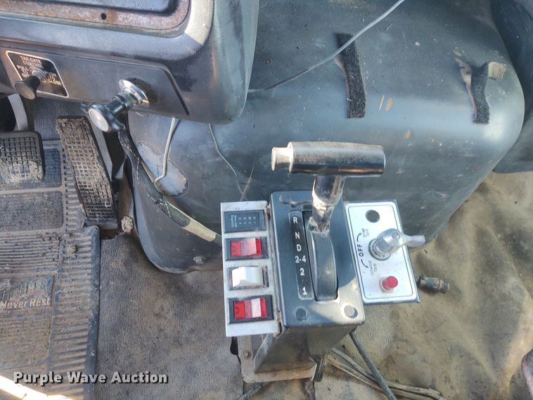 image for item FY9831 1996 Ford L9000  dump truck