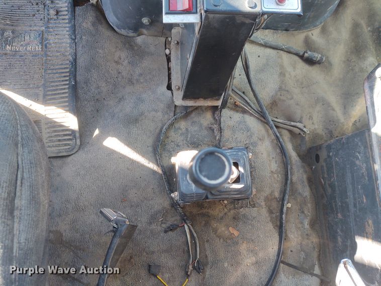 image for item FY9831 1996 Ford L9000  dump truck