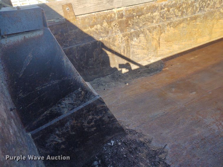 image for item FY9831 1996 Ford L9000  dump truck