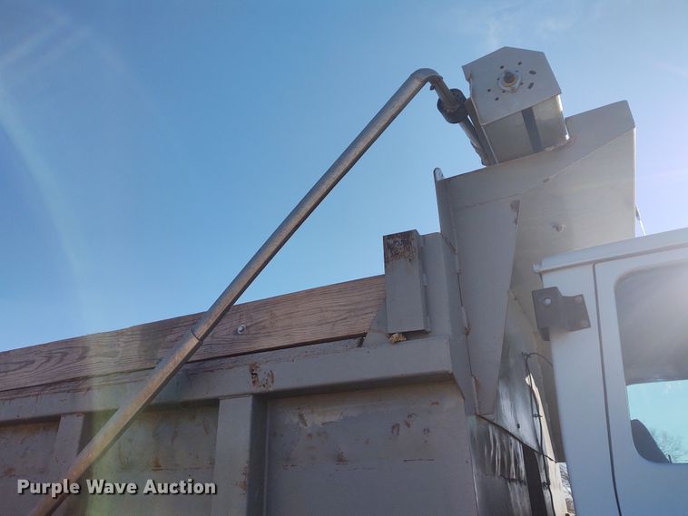 image for item FY9831 1996 Ford L9000  dump truck