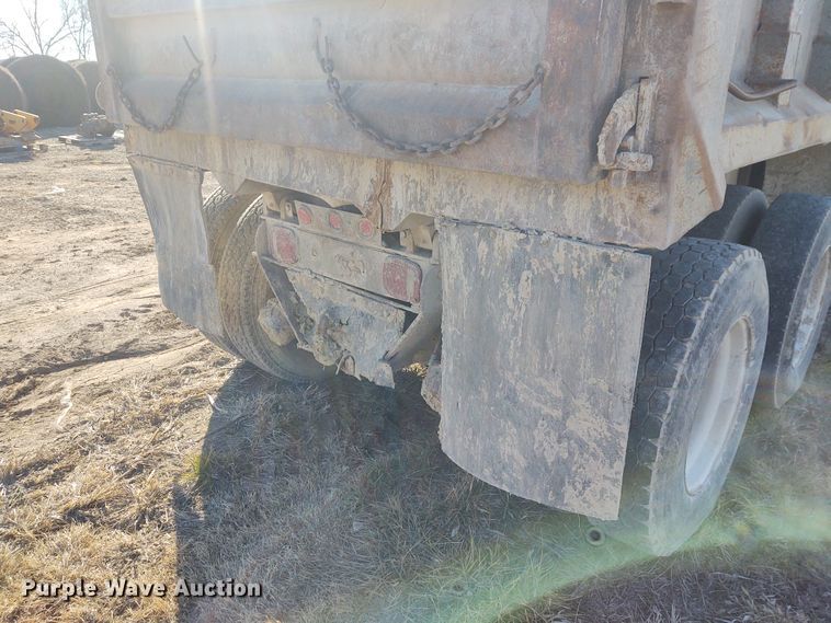 image for item FY9831 1996 Ford L9000  dump truck