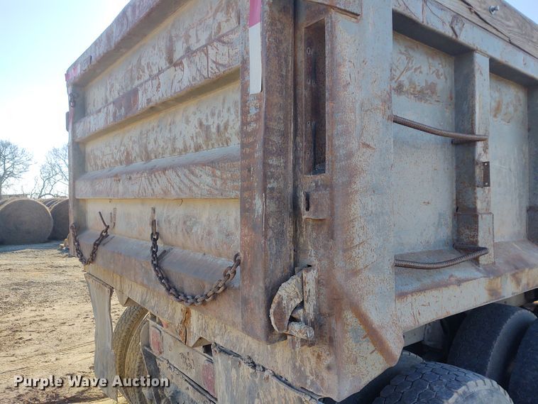 image for item FY9831 1996 Ford L9000  dump truck