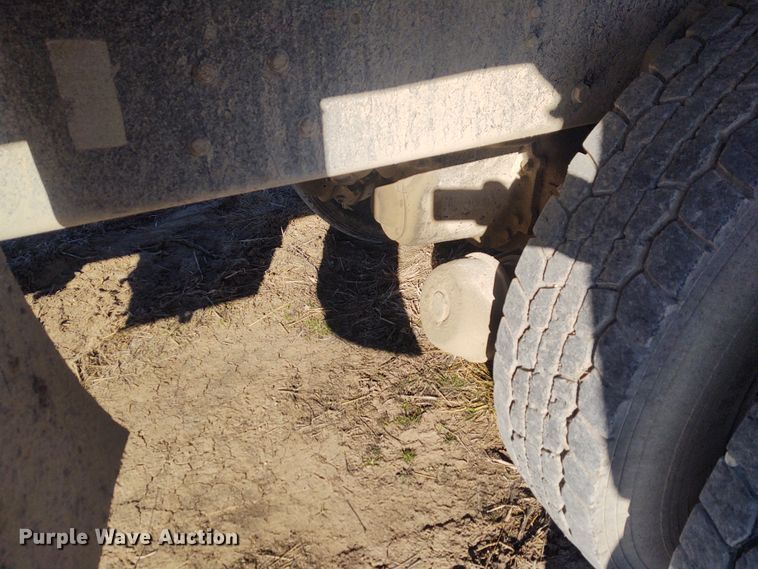 image for item FY9831 1996 Ford L9000  dump truck