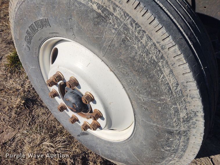 image for item FY9831 1996 Ford L9000  dump truck