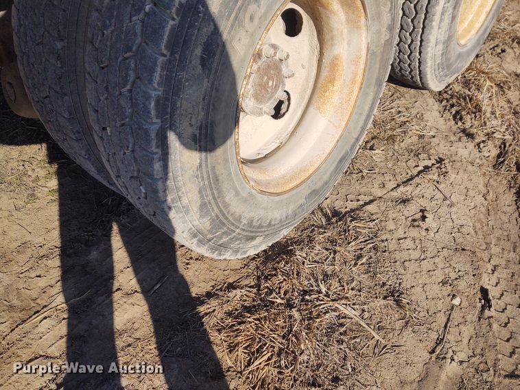 image for item FY9831 1996 Ford L9000  dump truck