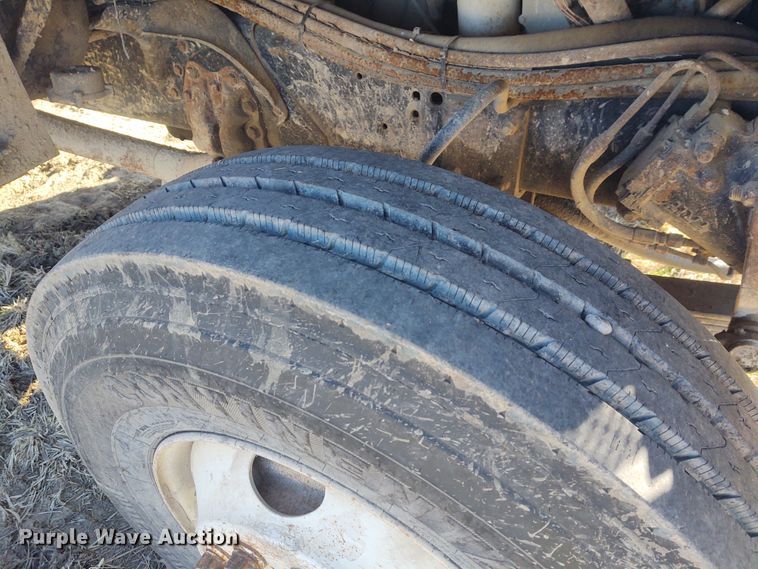 image for item FY9831 1996 Ford L9000  dump truck