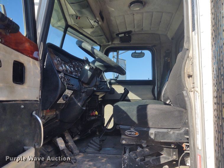 image for item FY9832 2002 Peterbilt 379  dump truck