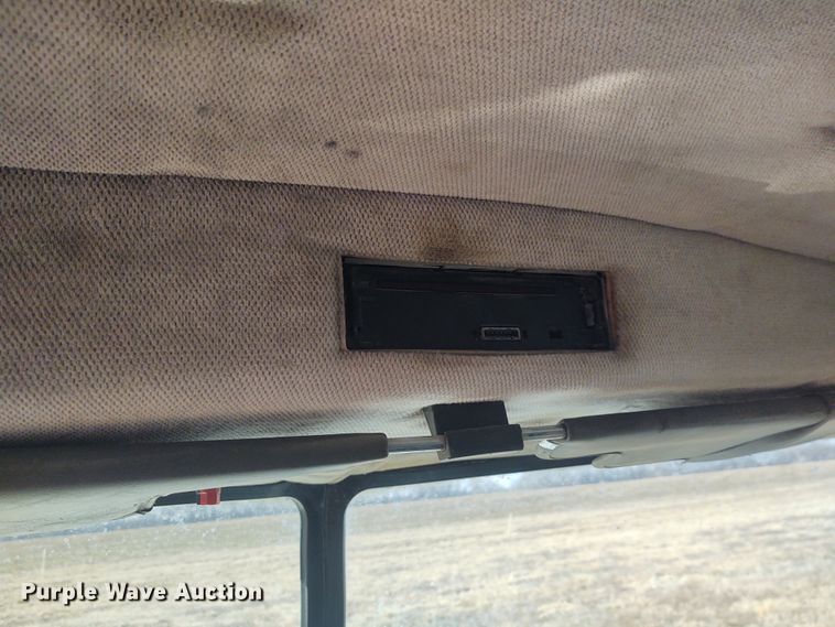 image for item FY9832 2002 Peterbilt 379  dump truck