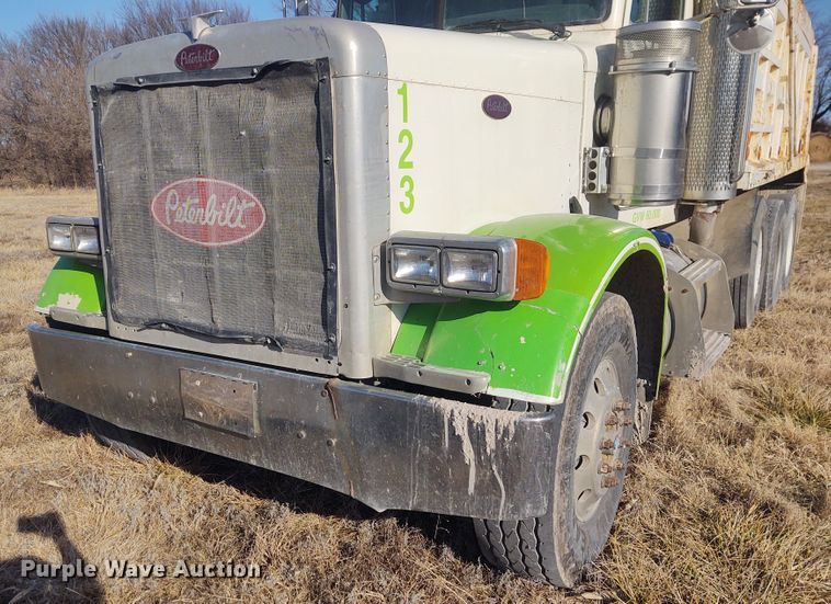 image for item FY9832 2002 Peterbilt 379  dump truck