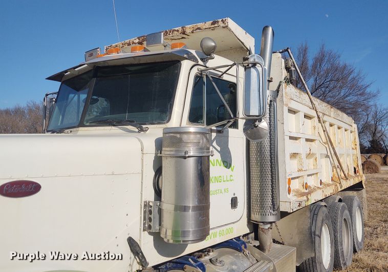 image for item FY9832 2002 Peterbilt 379  dump truck