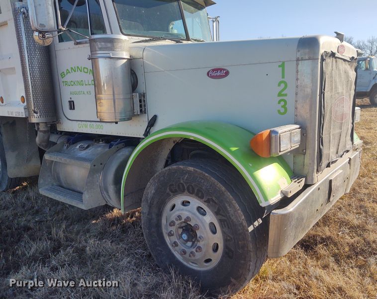 image for item FY9832 2002 Peterbilt 379  dump truck