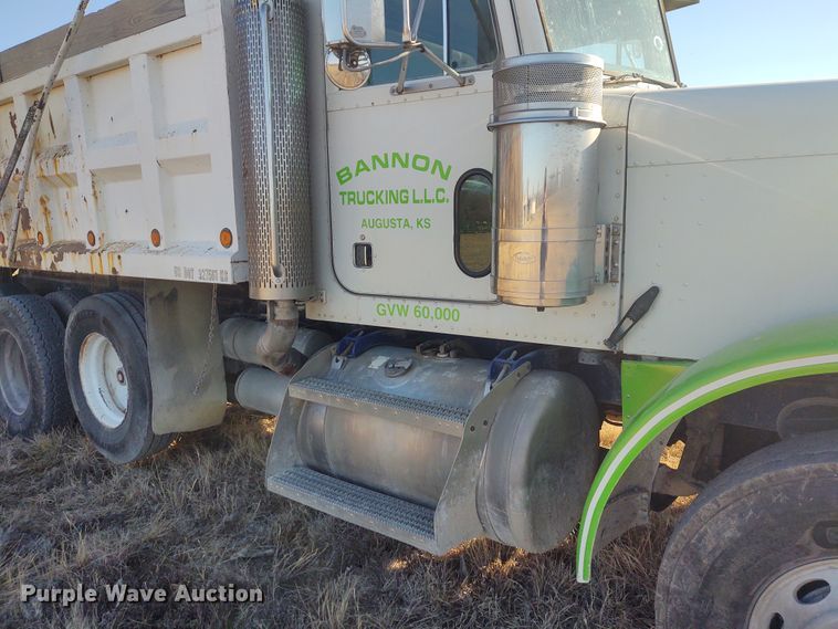 image for item FY9832 2002 Peterbilt 379  dump truck