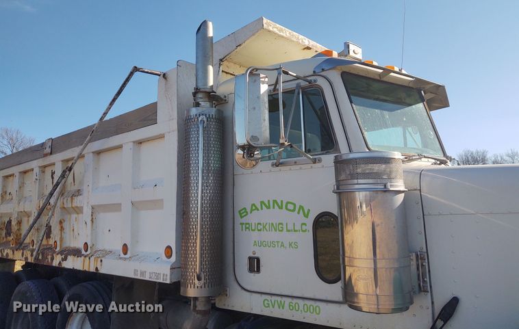 image for item FY9832 2002 Peterbilt 379  dump truck