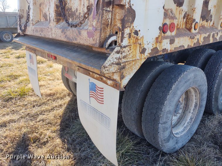 image for item FY9832 2002 Peterbilt 379  dump truck