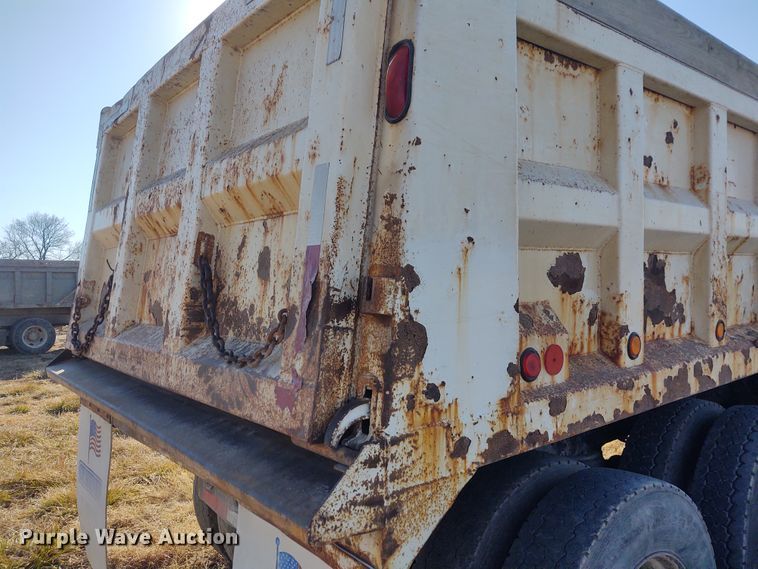 image for item FY9832 2002 Peterbilt 379  dump truck