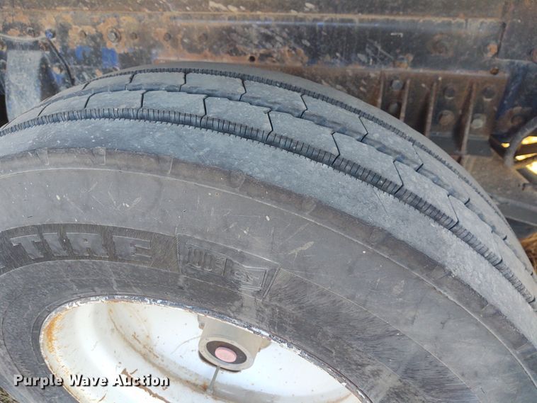 image for item FY9832 2002 Peterbilt 379  dump truck