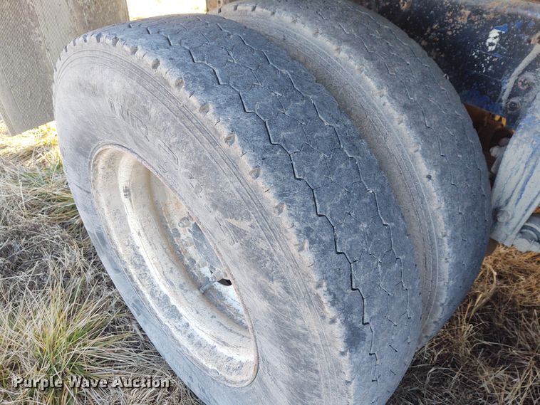 image for item FY9832 2002 Peterbilt 379  dump truck