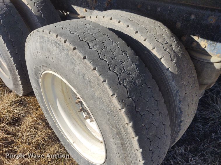 image for item FY9832 2002 Peterbilt 379  dump truck