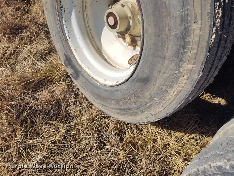 image for item FY9832 2002 Peterbilt 379  dump truck