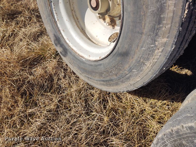 image for item FY9832 2002 Peterbilt 379  dump truck