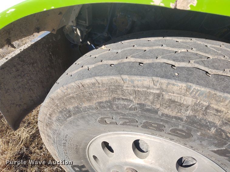 image for item FY9832 2002 Peterbilt 379  dump truck