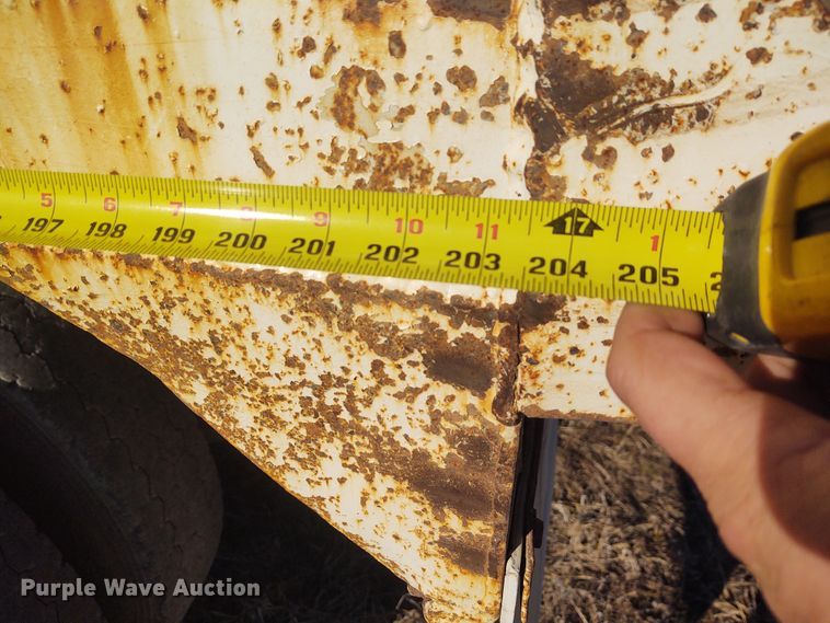 image for item FY9832 2002 Peterbilt 379  dump truck