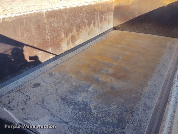 image for item FY9832 2002 Peterbilt 379  dump truck