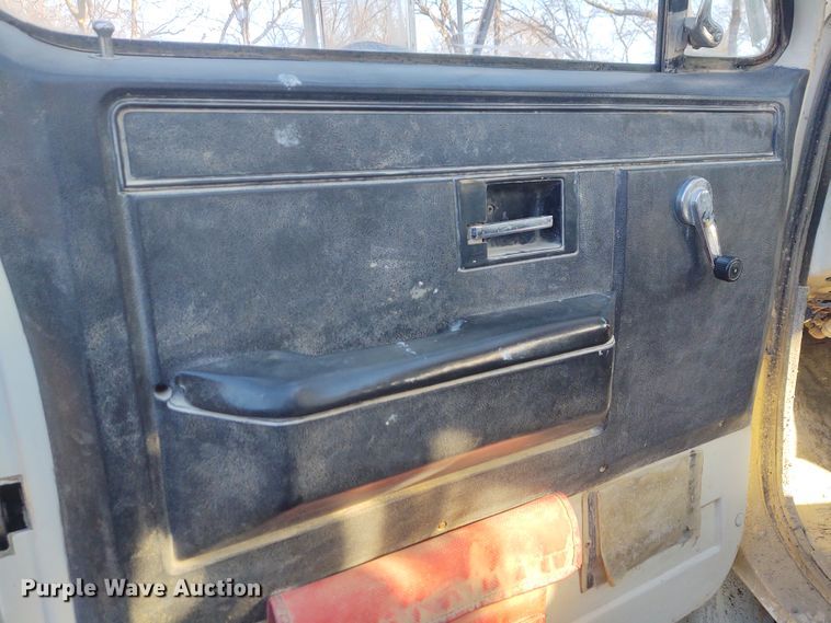 image for item FY9836 1988 GMC TopKick  bucket truck