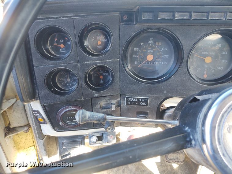 image for item FY9836 1988 GMC TopKick  bucket truck