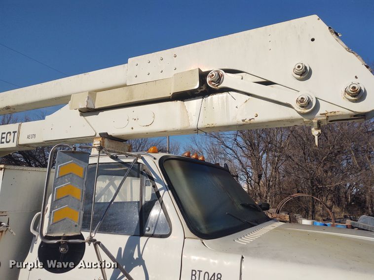 image for item FY9836 1988 GMC TopKick  bucket truck
