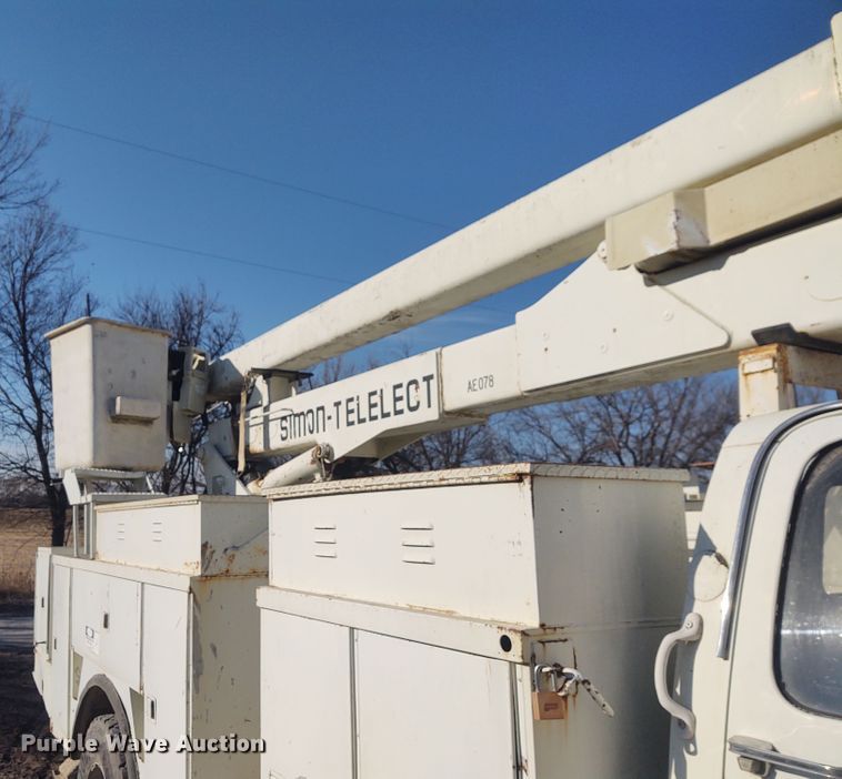 image for item FY9836 1988 GMC TopKick  bucket truck