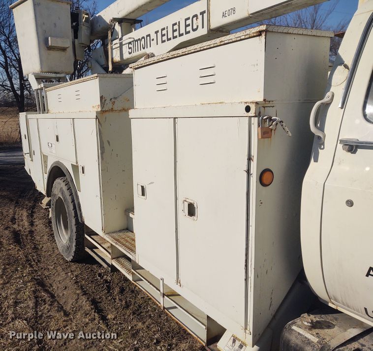 image for item FY9836 1988 GMC TopKick  bucket truck