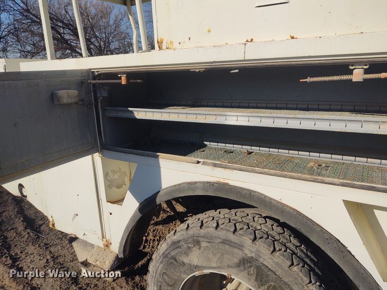 image for item FY9836 1988 GMC TopKick  bucket truck