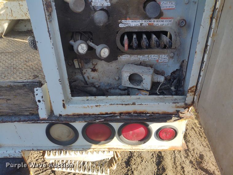 image for item FY9836 1988 GMC TopKick  bucket truck