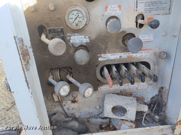 image for item FY9836 1988 GMC TopKick  bucket truck