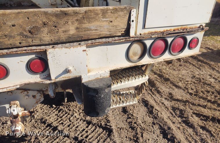 image for item FY9836 1988 GMC TopKick  bucket truck