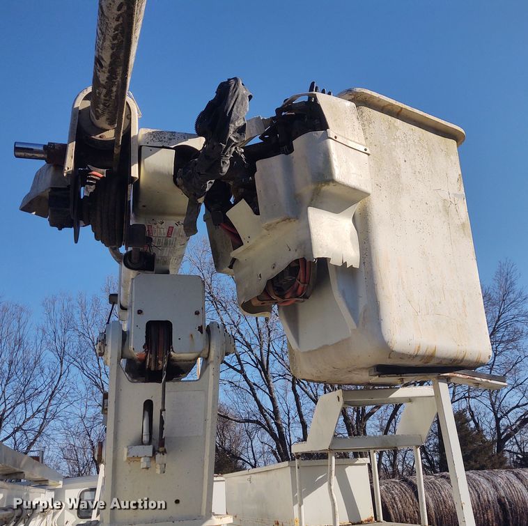 image for item FY9836 1988 GMC TopKick  bucket truck